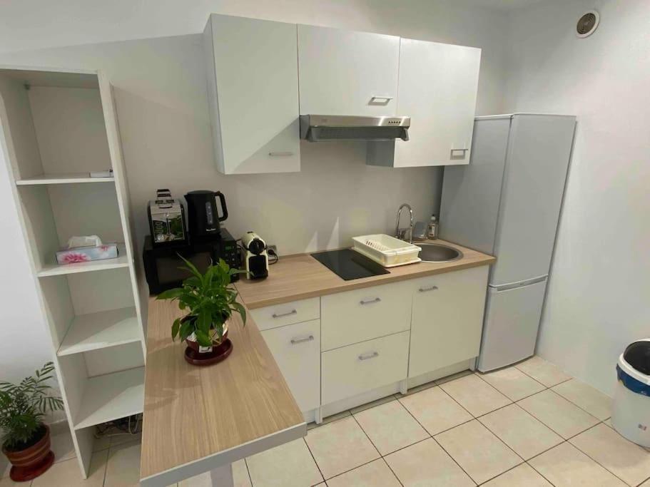 Logement Proche De La Plage ニース エクステリア 写真